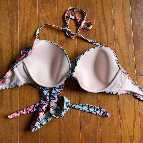 VS Swim Secret Wrap Halter - Warm Ikat Foil 34DD - Picture 5 of 5